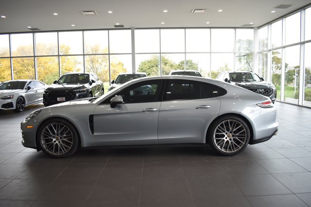 Used 2022 Porsche Panamera RWD image 4