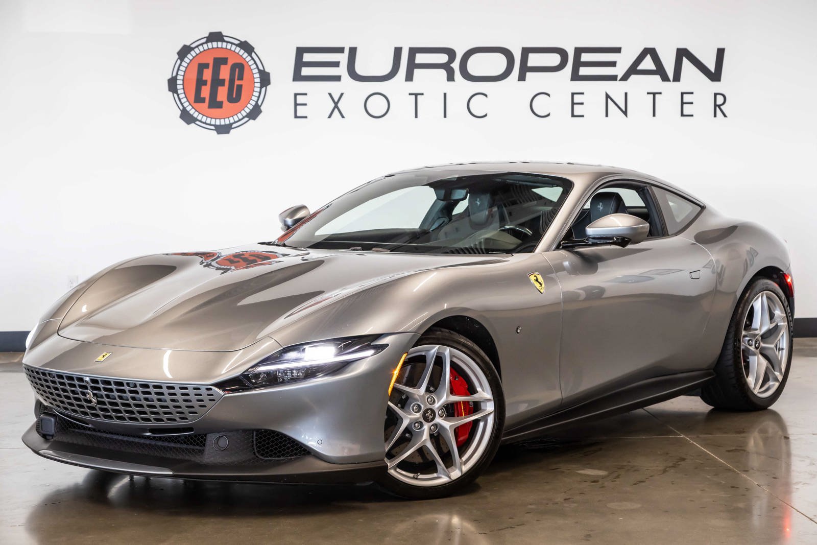 Used 2021 Ferrari Roma RWD image 5