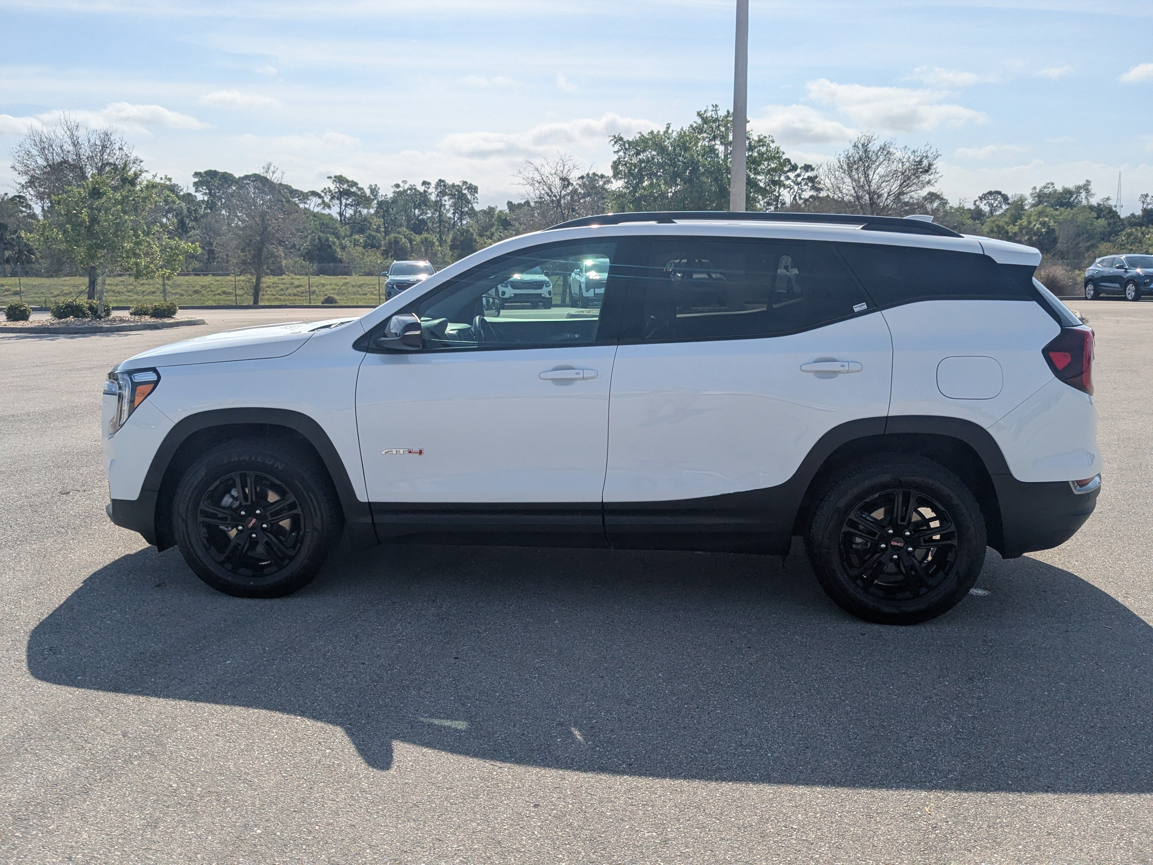 Used 2024 GMC Terrain AT4 AWD/4WD image 8