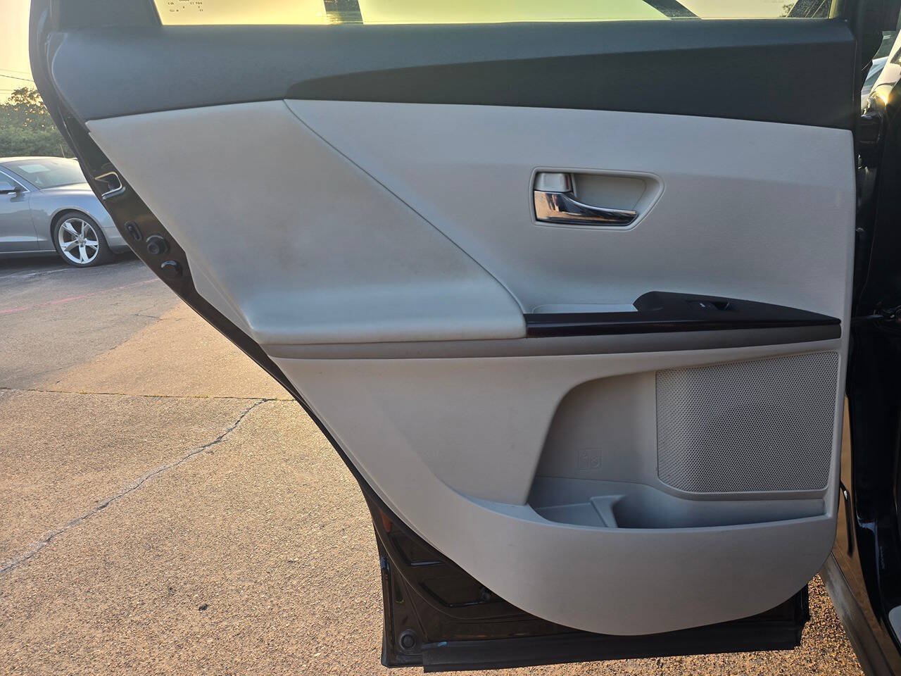 Used 2012 Toyota Venza LE FWD image 17