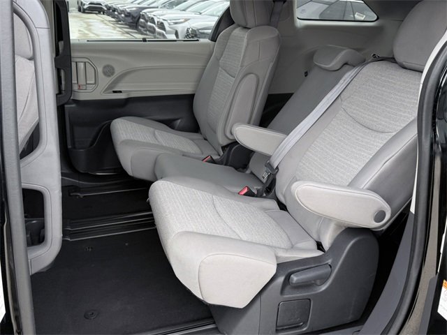 Certified 2024 Toyota Sienna LE image 18