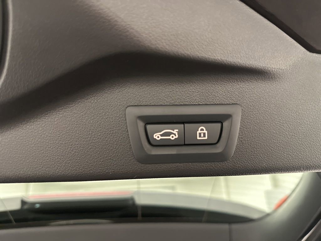 Used 2023 BMW X5 xDrive45e image 29