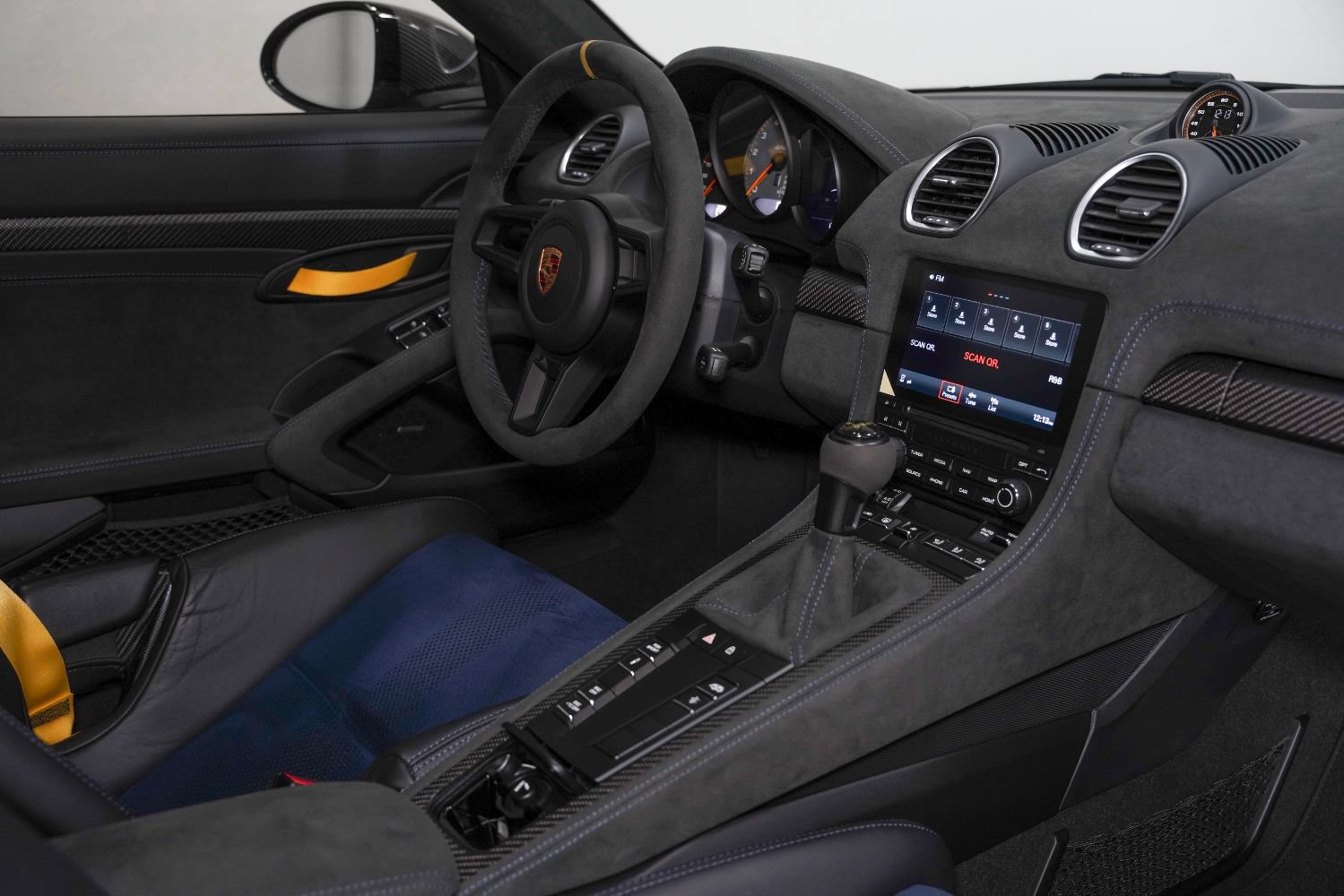 Used 2023 Porsche 718 Cayman GT4 RS RWD image 39