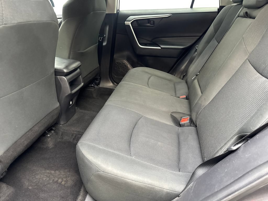 Used 2021 Toyota RAV4 LE FWD image 33