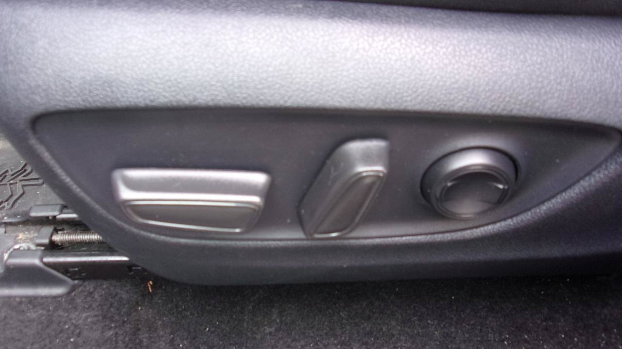 Used 2024 Toyota RAV4 AWD Hybrid image 9