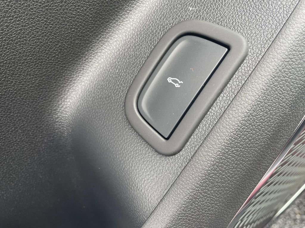 New 2026 Chevrolet Traverse High Country image 18