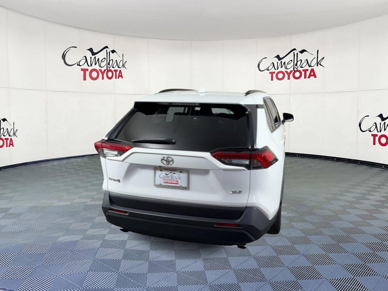 Used 2025 Toyota RAV4 XLE FWD image 3