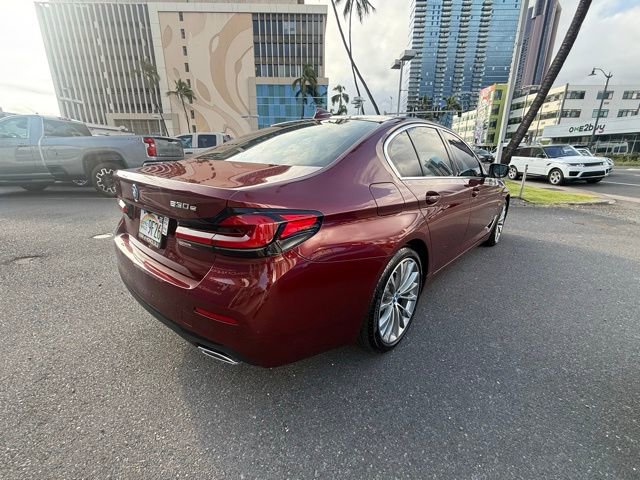 Used 2023 BMW 530e w/ Executive Package RWD image 4