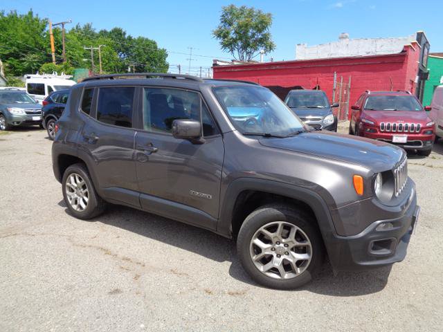 Used 2017 Jeep Renegade Latitude w/ Popular Equipment Group AWD/4WD image 15