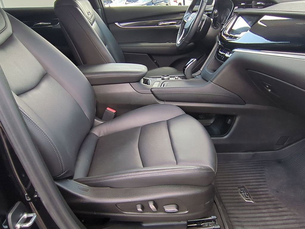 Used 2024 Cadillac XT6 Sport w/ Technology Package image 29