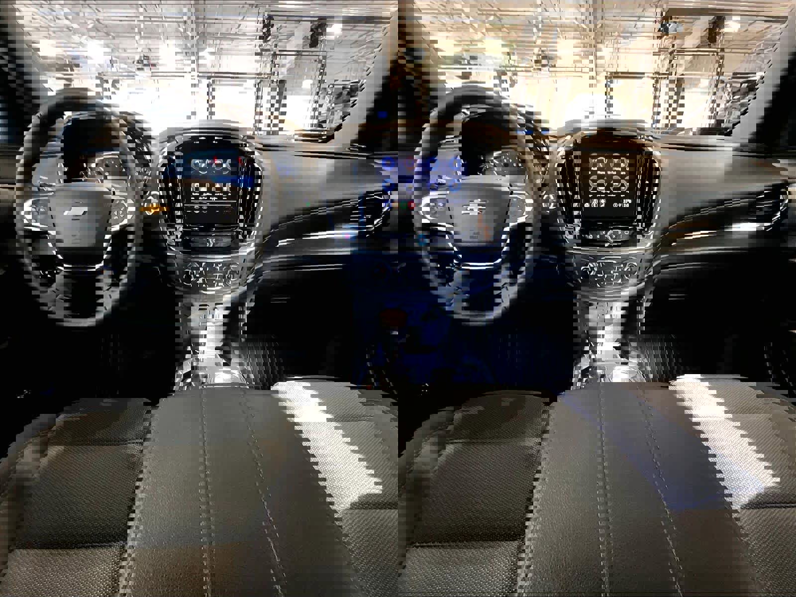 Used 2023 Chevrolet Traverse LT image 22