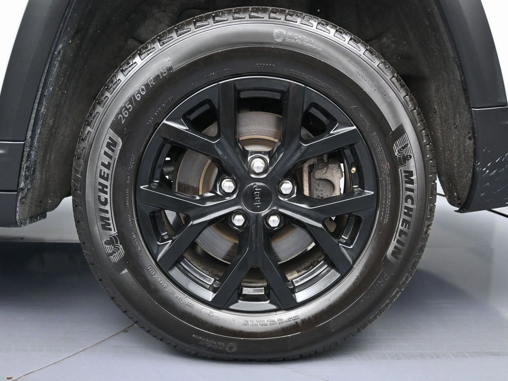 Used 2024 Jeep Grand Cherokee L Laredo image 10