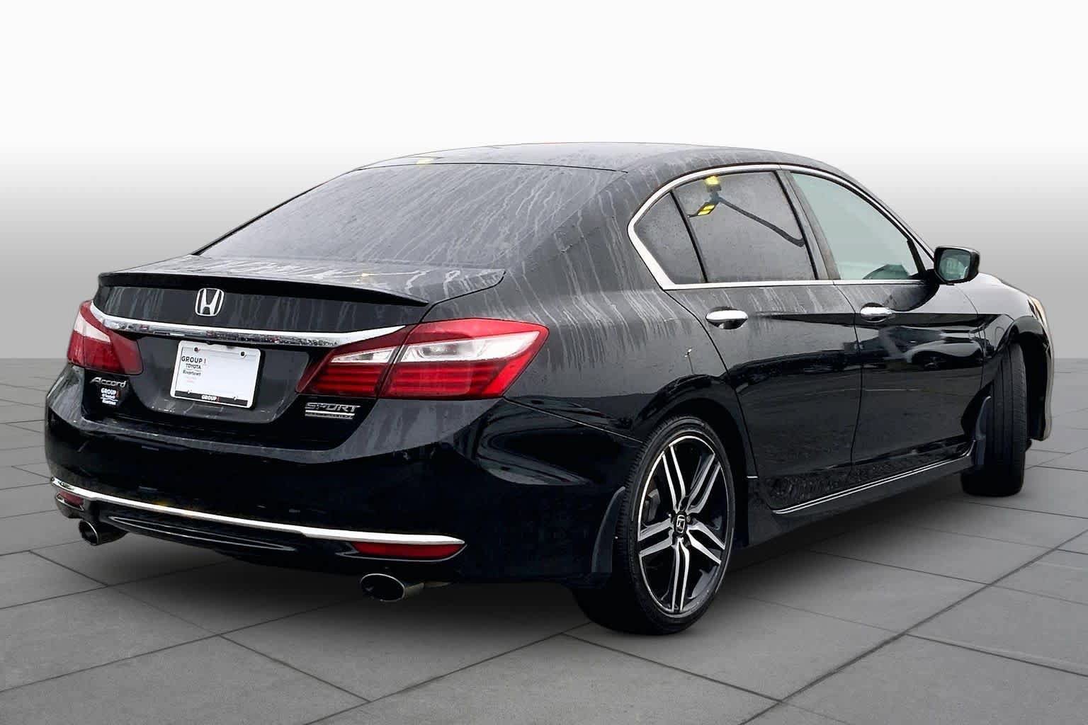 Used 2017 Honda Accord Sport Special Edition image 12