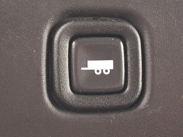 Used 2025 Chevrolet Express 2500 w/ Driver Convenience Package RWD image 24
