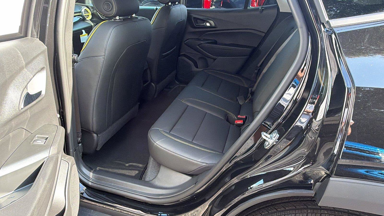 New 2026 Chevrolet Trax ACTIV w/ Driver Confidence Package FWD image 17