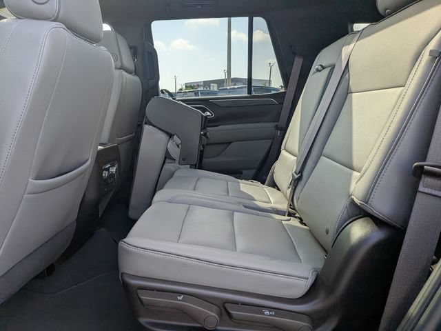 Used 2023 GMC Yukon SLT w/ SLT Premium Package RWD image 15