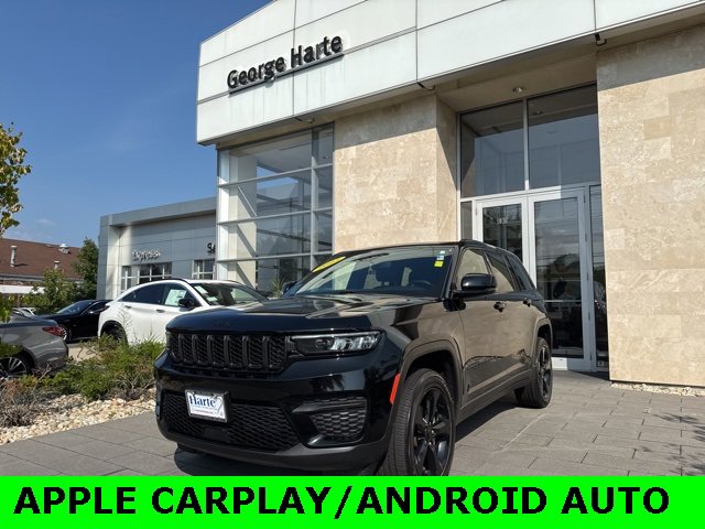 Used 2023 Jeep Grand Cherokee Altitude image 3