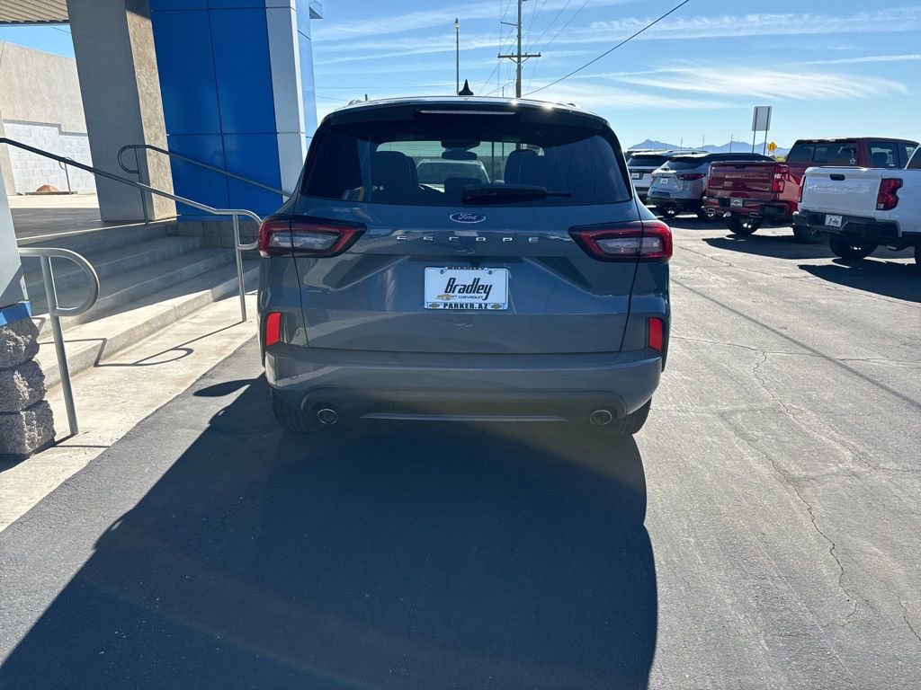 Used 2023 Ford Escape ST-Line image 4