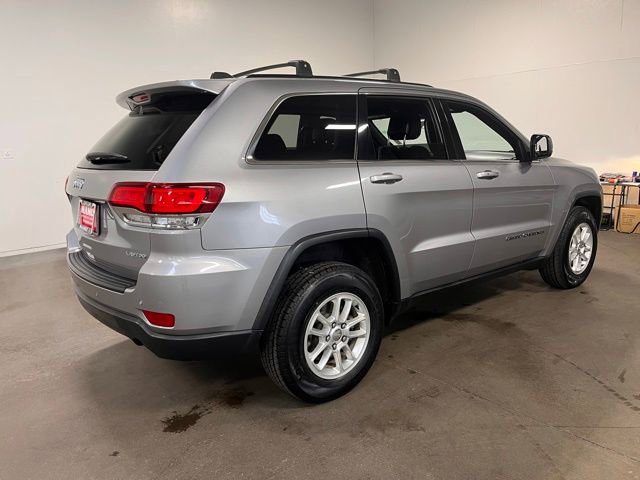 Used 2020 Jeep Grand Cherokee Laredo image 3