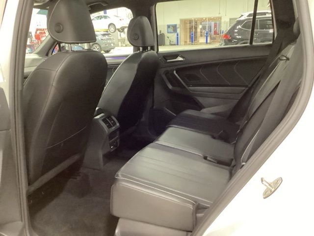 Certified 2023 Volkswagen Tiguan SE R-Line image 10