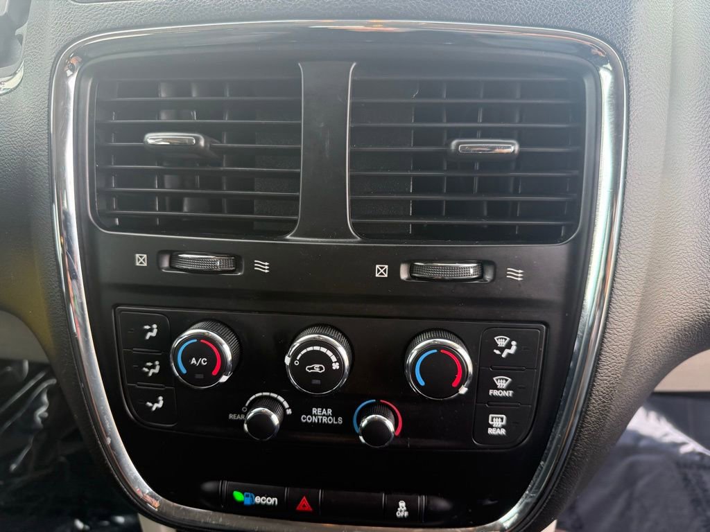 Used 2018 Dodge Grand Caravan SE w/ UConnect Hands-Free Group image 58