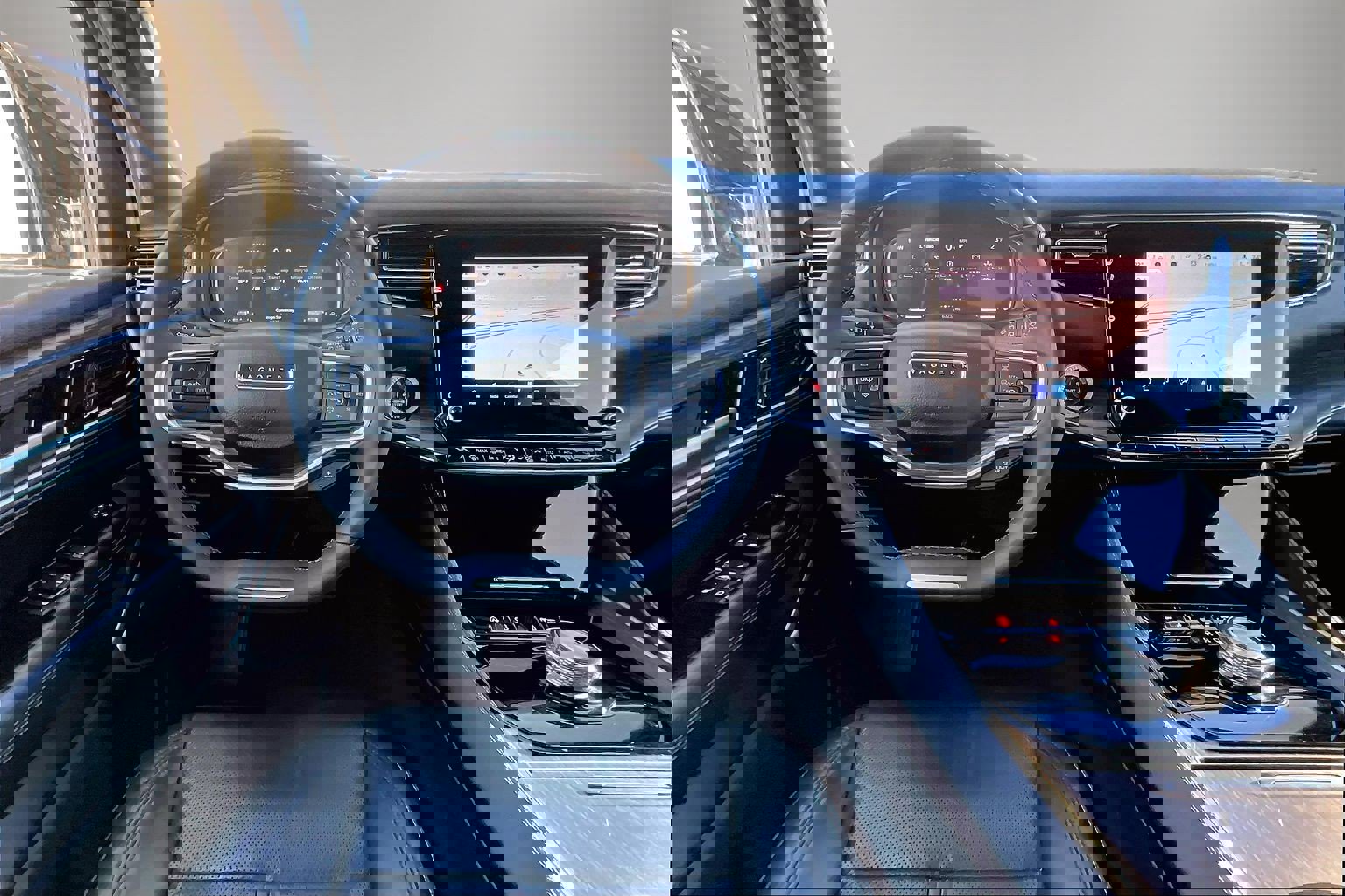 Used 2024 Jeep Wagoneer L Series II image 8