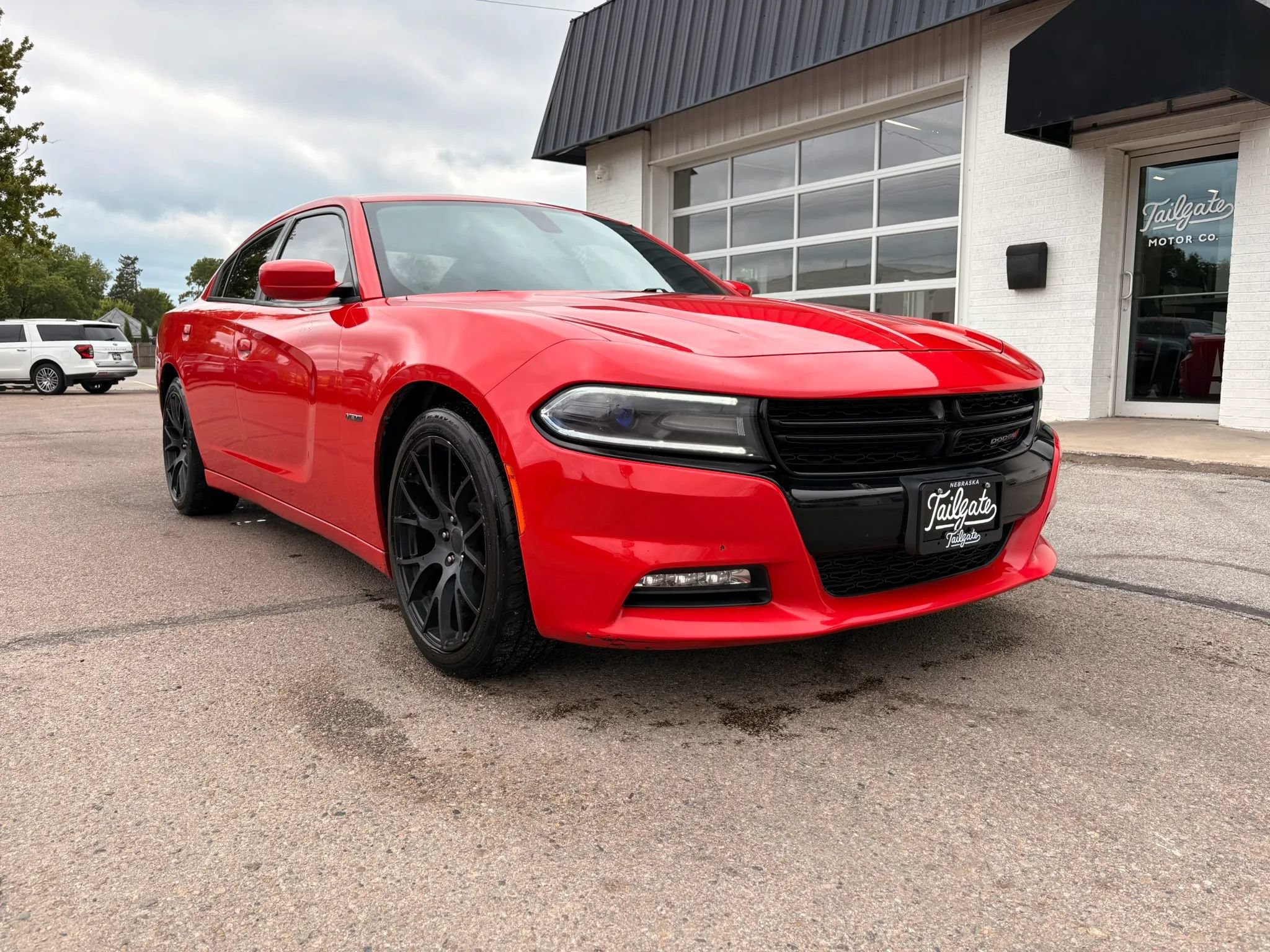 Used 2016 Dodge Charger R/T RWD image 2