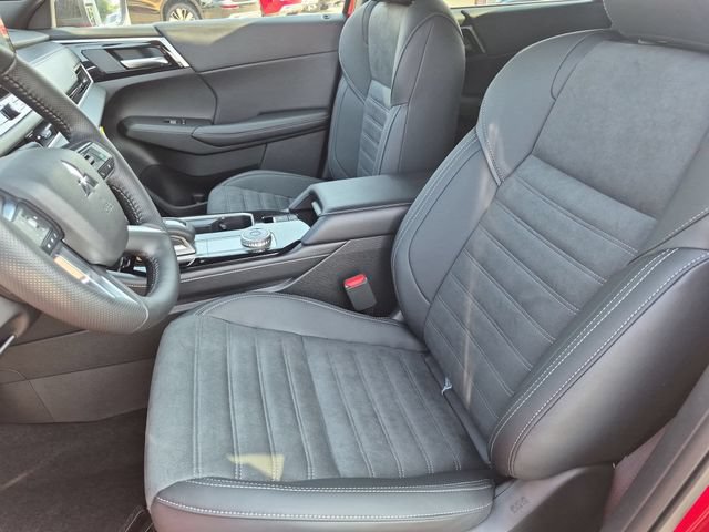 New 2026 Mitsubishi Outlander AWD image 15