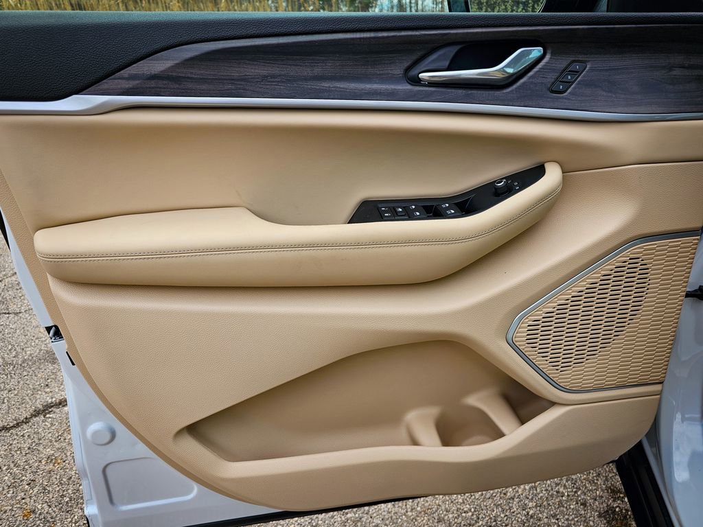 New 2026 Jeep Grand Cherokee Limited AWD/4WD image 9