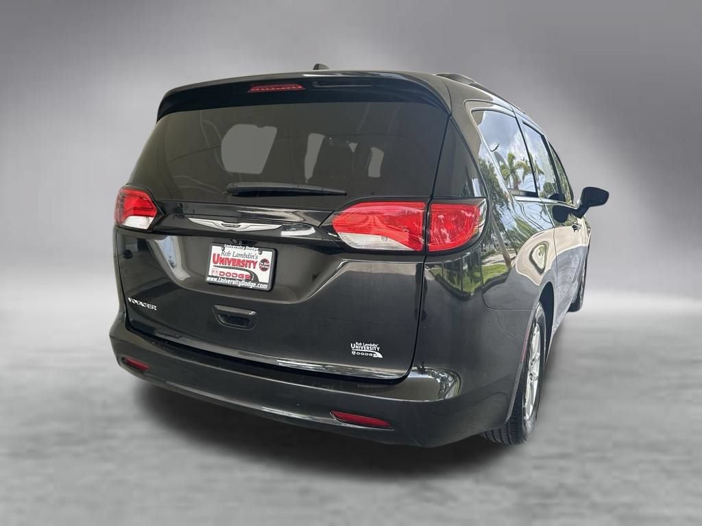 Used 2021 Chrysler Voyager Lxi FWD image 3