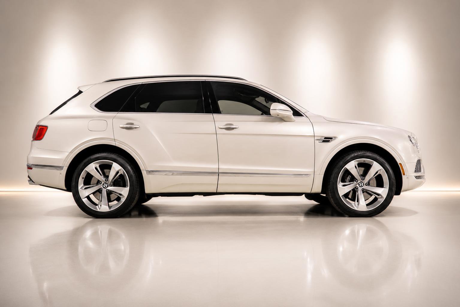 Used 2018 Bentley Bentayga AWD/4WD image 5