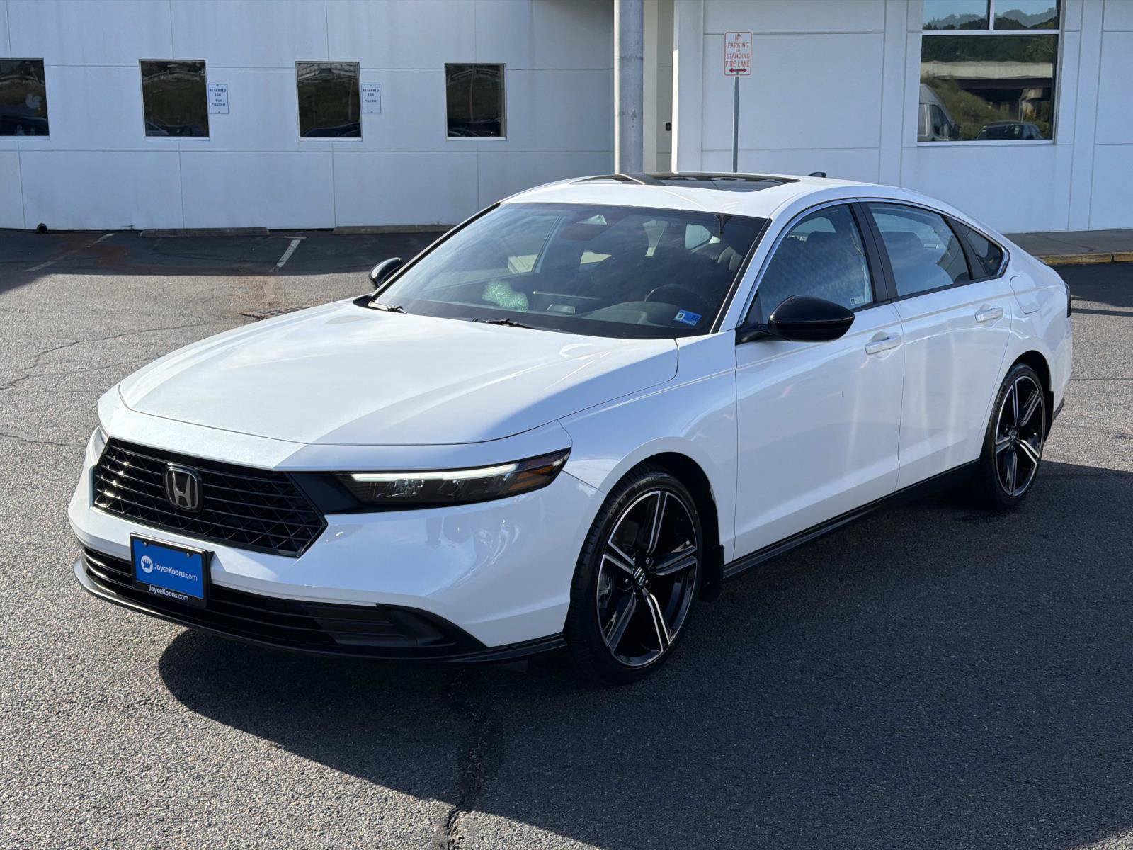 Used 2023 Honda Accord Sport image 4