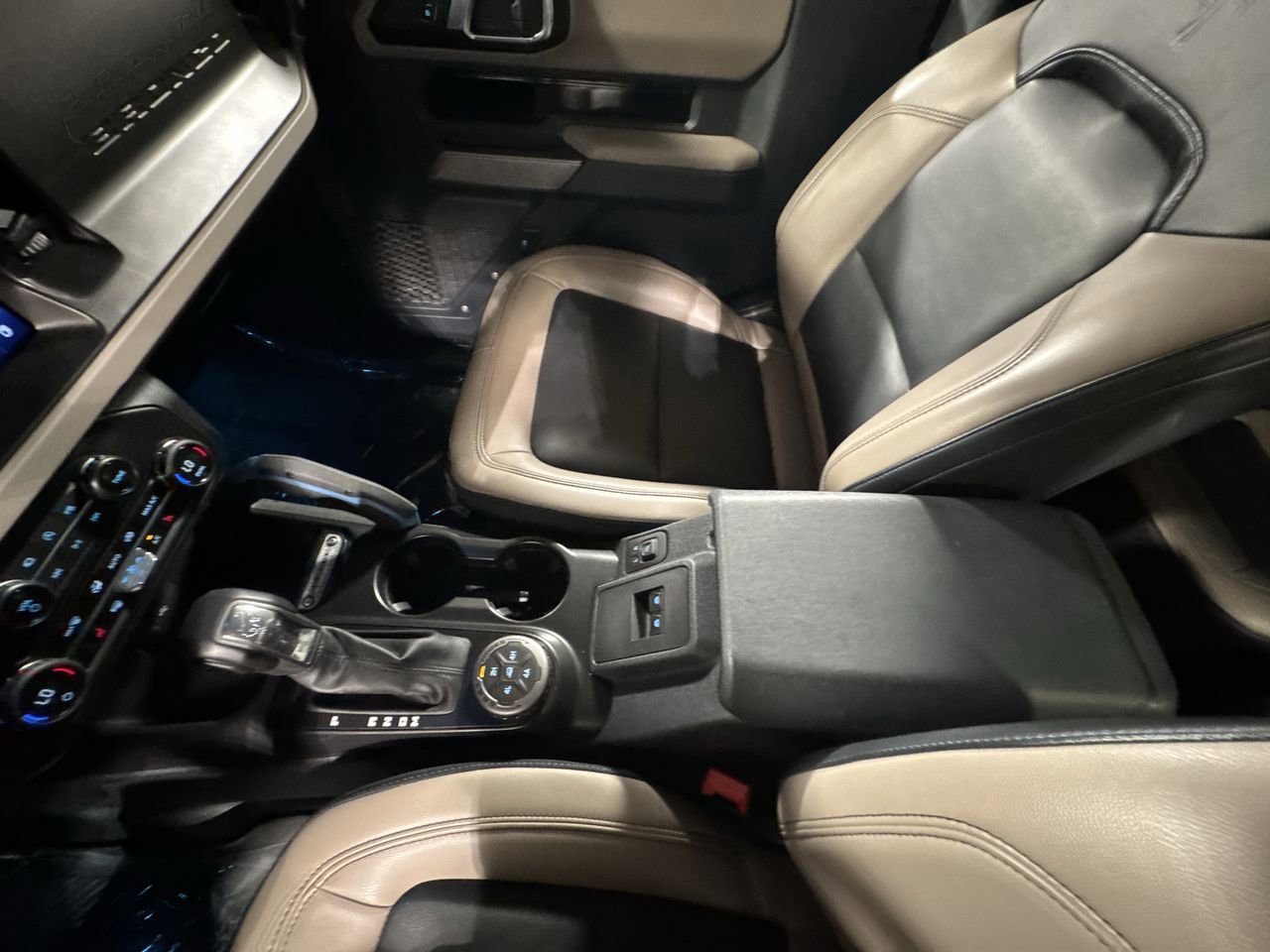 Used 2023 Ford Bronco Wildtrak image 28