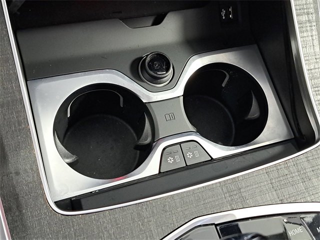 Used 2025 BMW ALPINA XB7 image 36