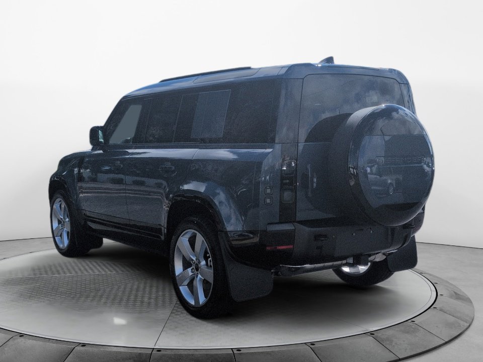 New 2026 Land Rover Defender 110 X-Dynamic SE AWD/4WD image 5