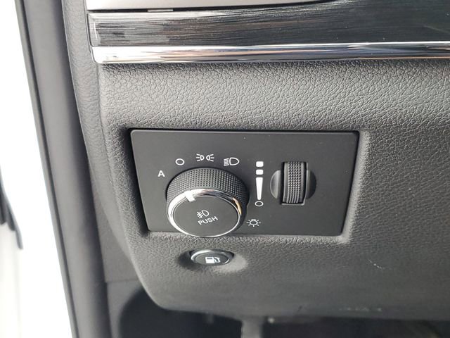 Used 2018 Jeep Grand Cherokee Trailhawk w/ Trailhawk Luxury Group AWD/4WD image 31