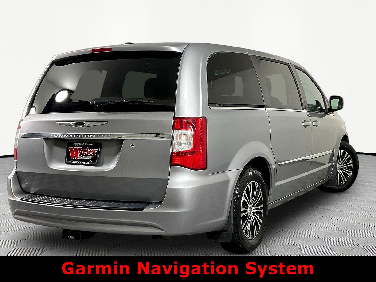 Used 2014 Chrysler Town & Country S FWD image 6