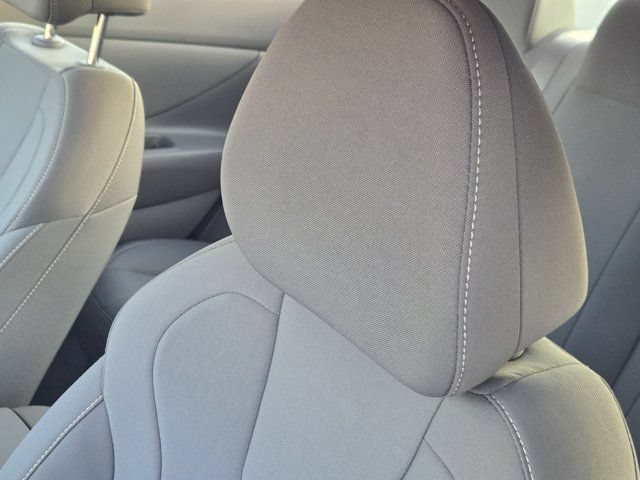 Certified 2025 Hyundai Elantra SEL FWD image 14