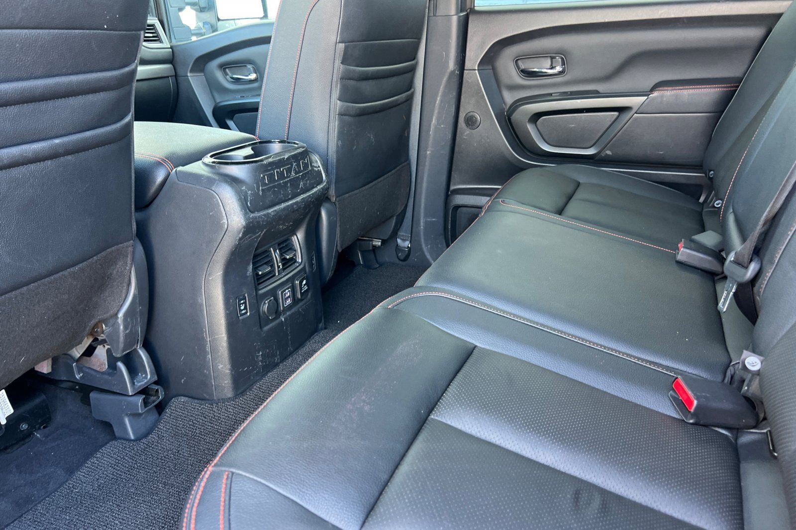 Used 2021 Nissan Titan PRO-4X w/ Pro-4x Convenience Package AWD/4WD image 13