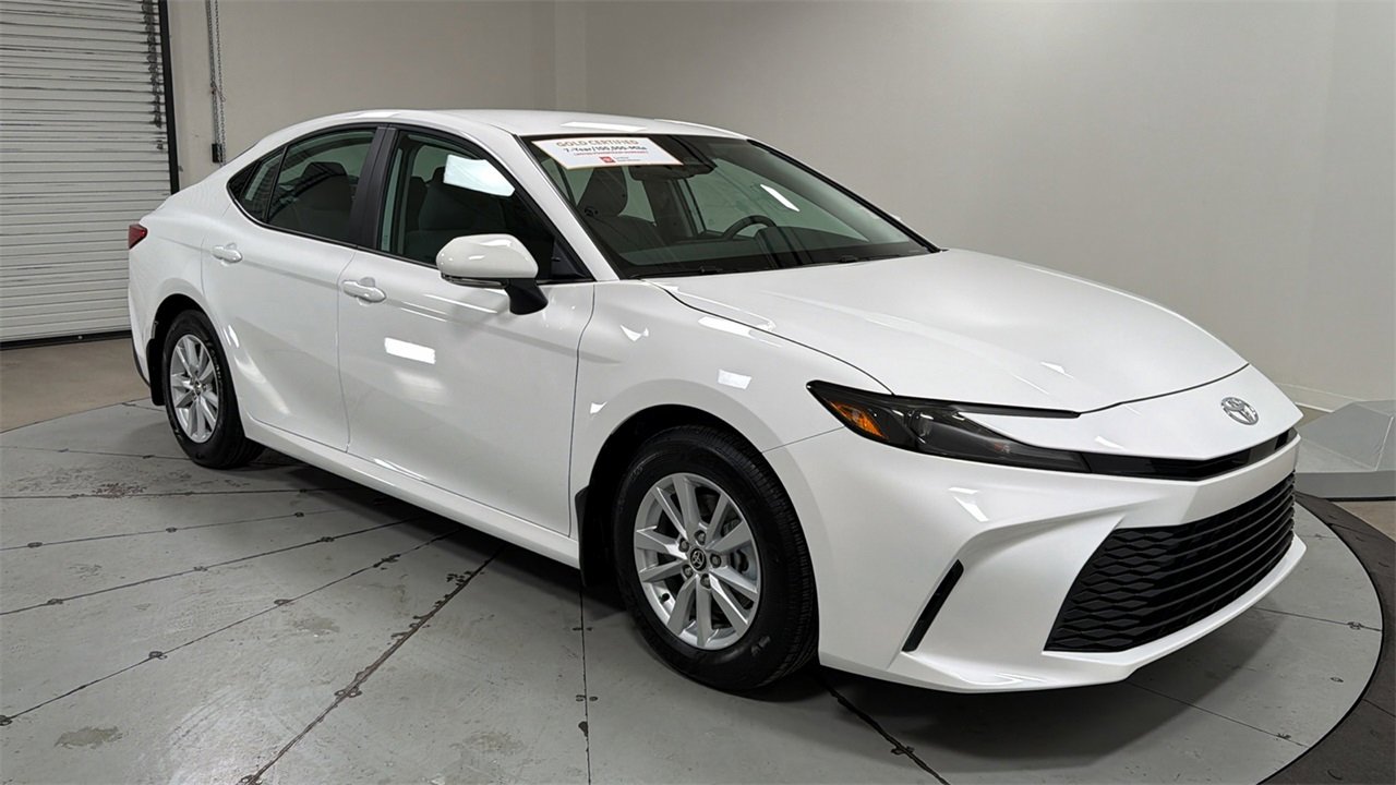 Used 2026 Toyota Camry LE w/ Convenience Package image 3