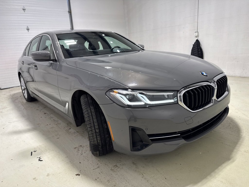 Used 2022 BMW 530i xDrive w/ Premium Package image 3