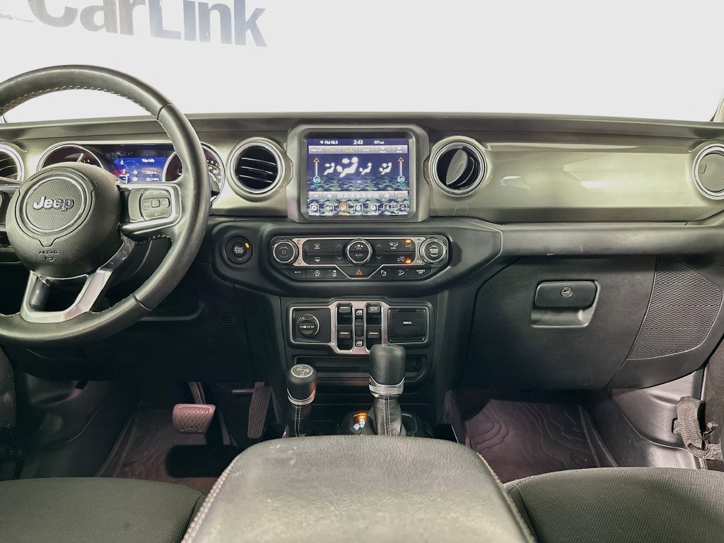 Used 2018 Jeep Wrangler Unlimited Sahara AWD/4WD image 27
