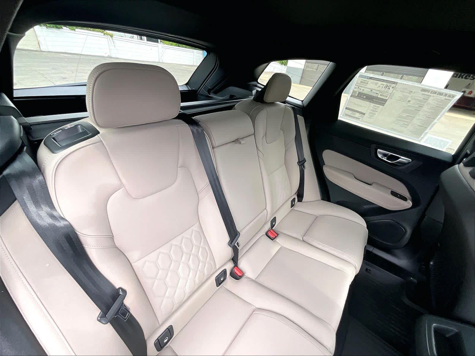 New 2027 Volvo XC60 B5 Core AWD/4WD image 27