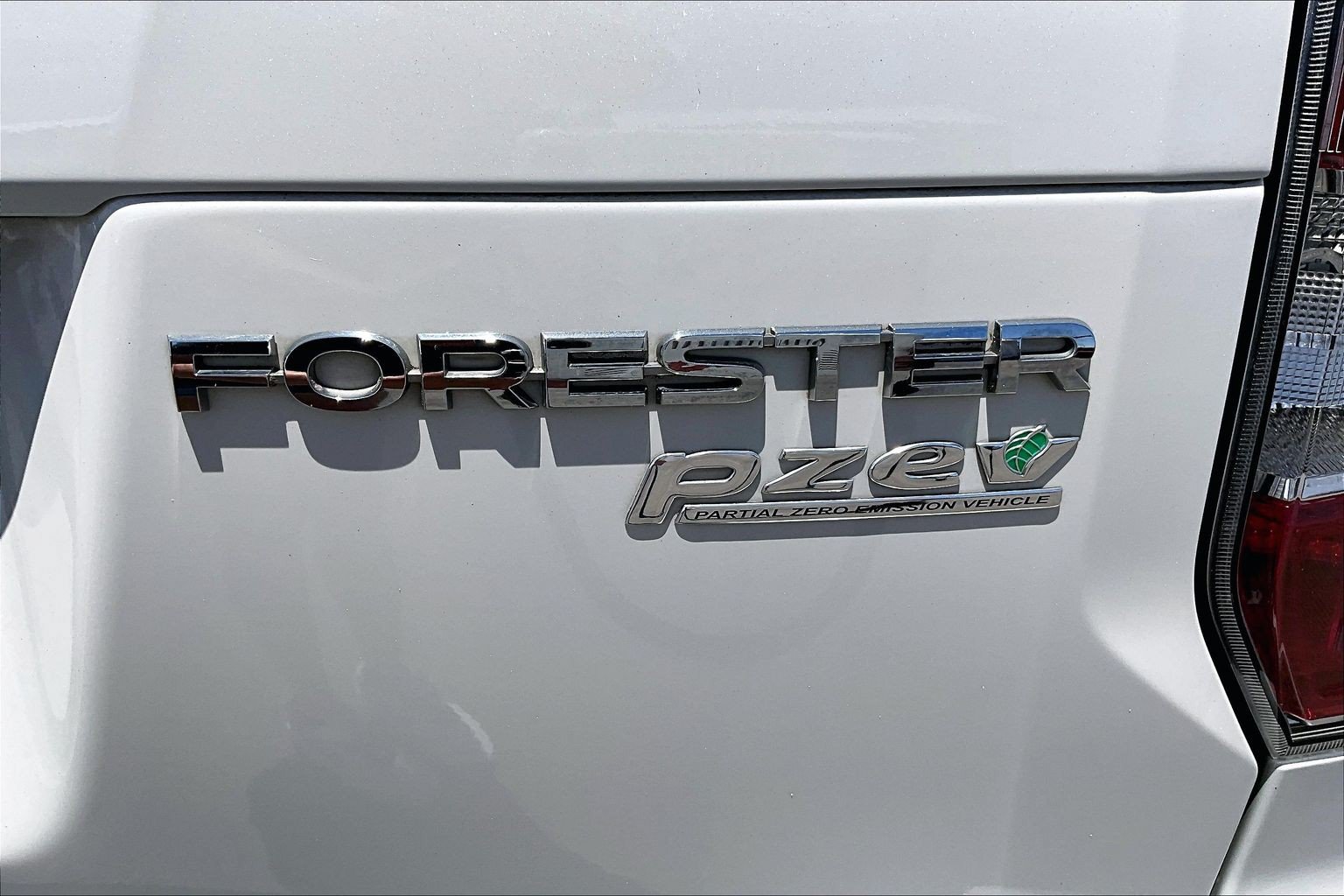 Used 2016 Subaru Forester 2.5i Touring w/ Eyesight & Navigation System AWD/4WD image 30