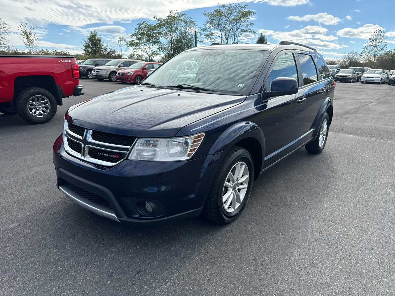 Used 2017 Dodge Journey SXT w/ Comfort/Convenience Group image 2