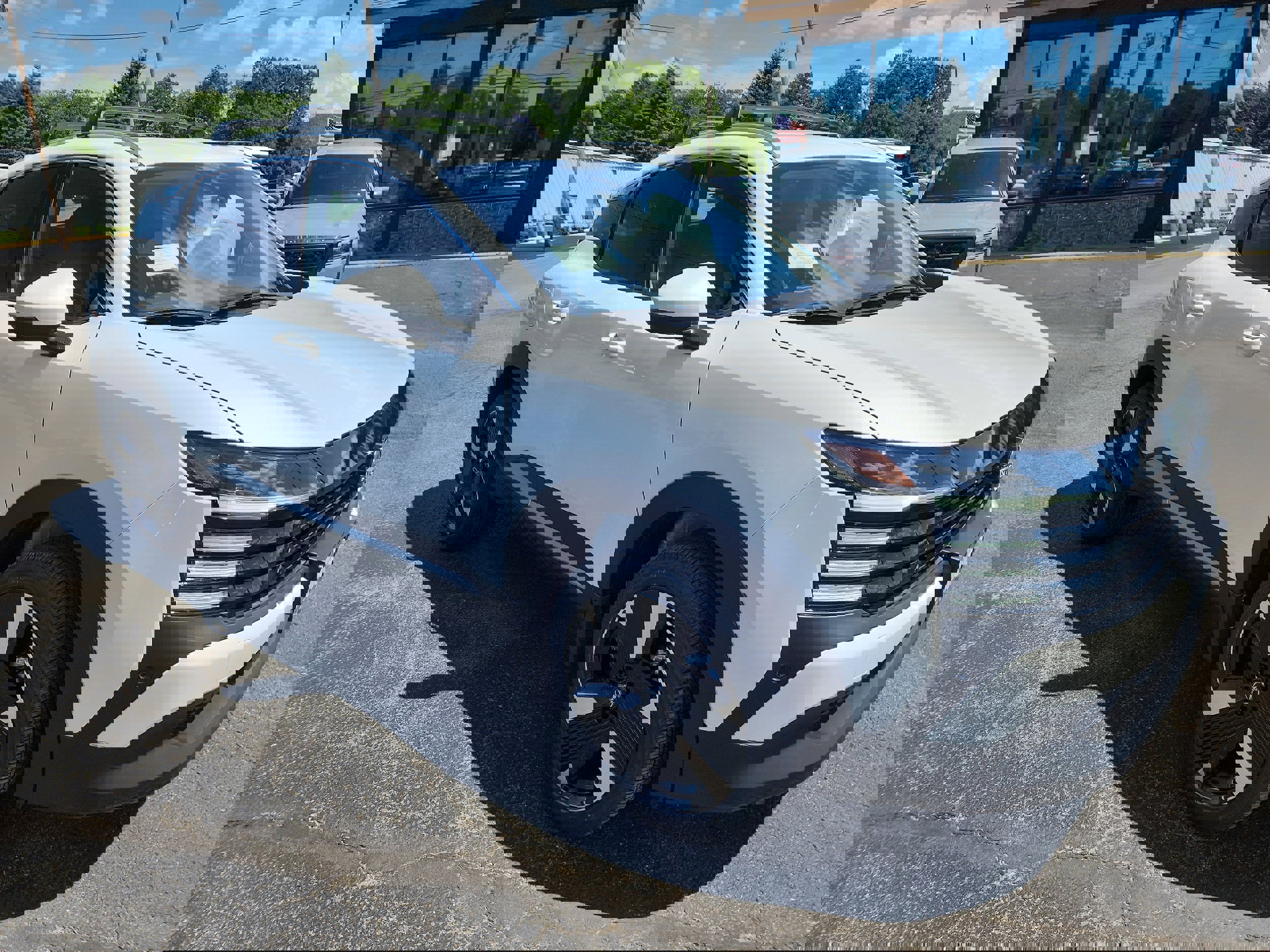 New 2025 Nissan Kicks SR image 2