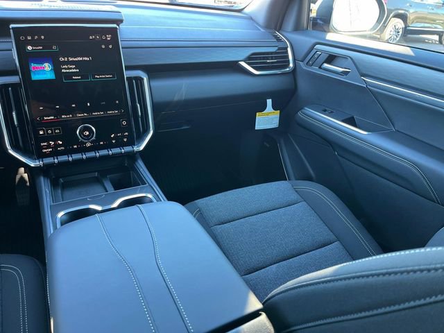 New 2026 GMC Acadia Elevation image 17