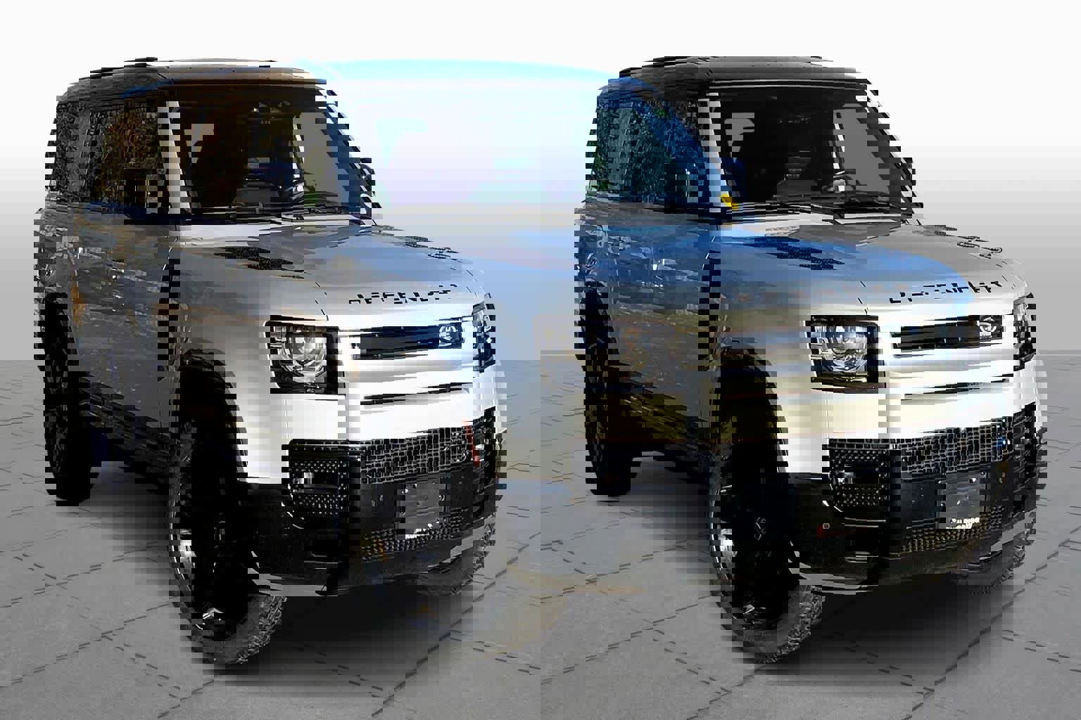 Certified 2023 Land Rover Defender 130 X-Dynamic SE image 3