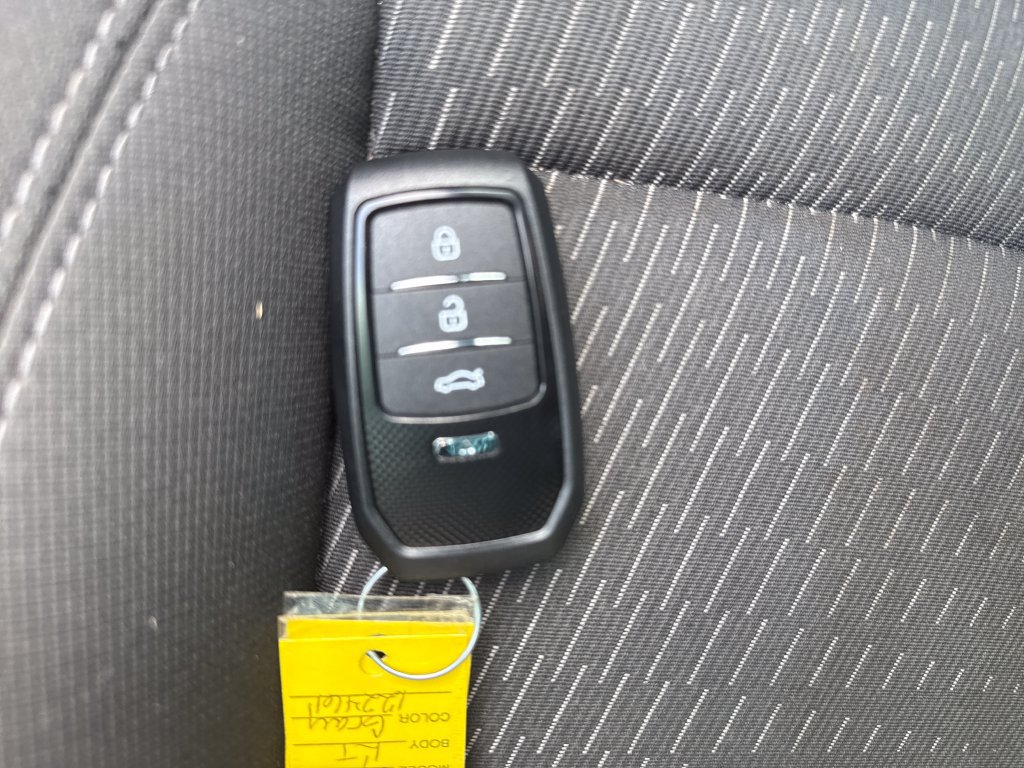 Used 2025 Chevrolet Equinox LT w/ Safety and Technology Package FWD image 32