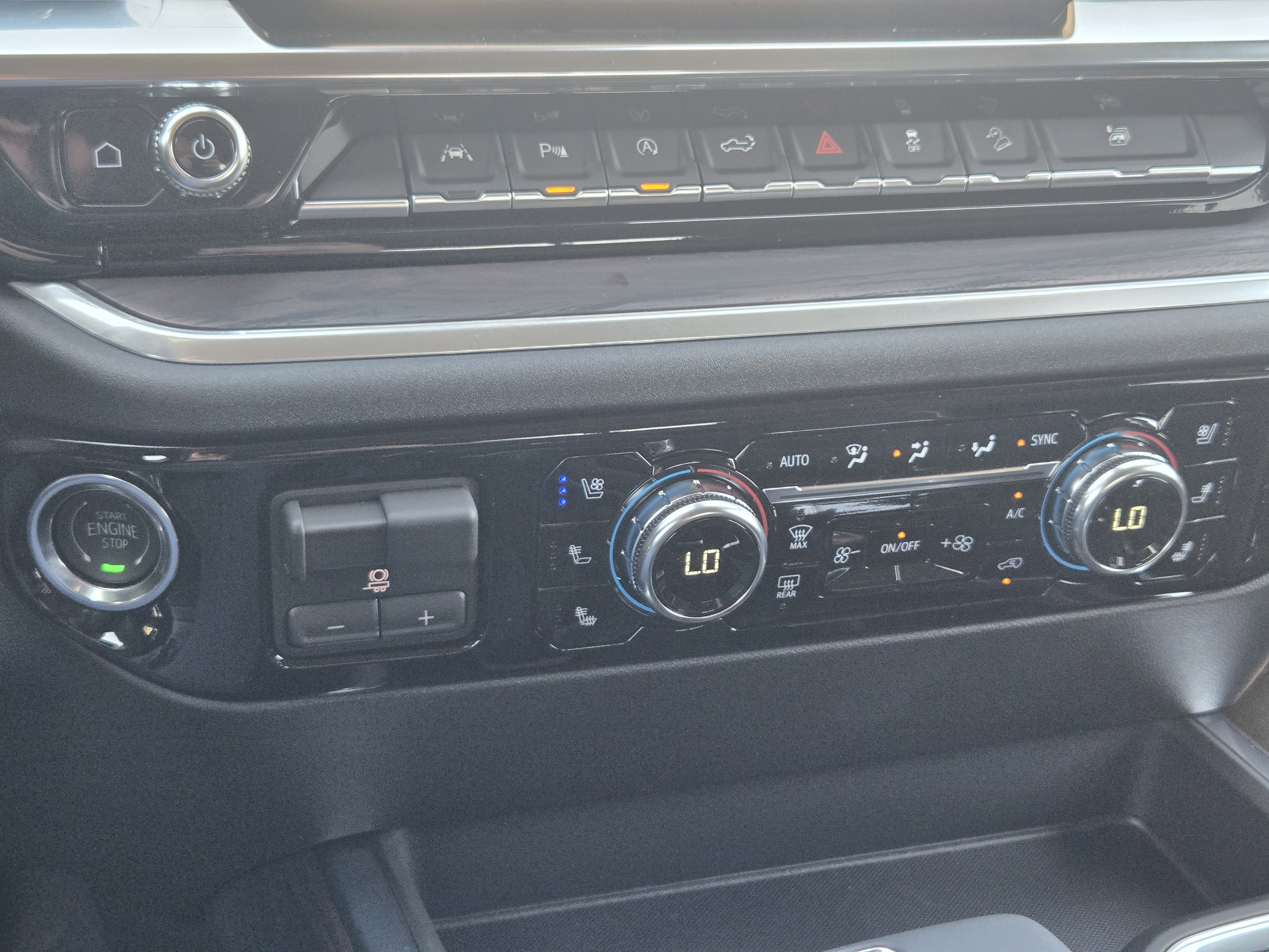 New 2026 GMC Sierra 1500 SLT image 15